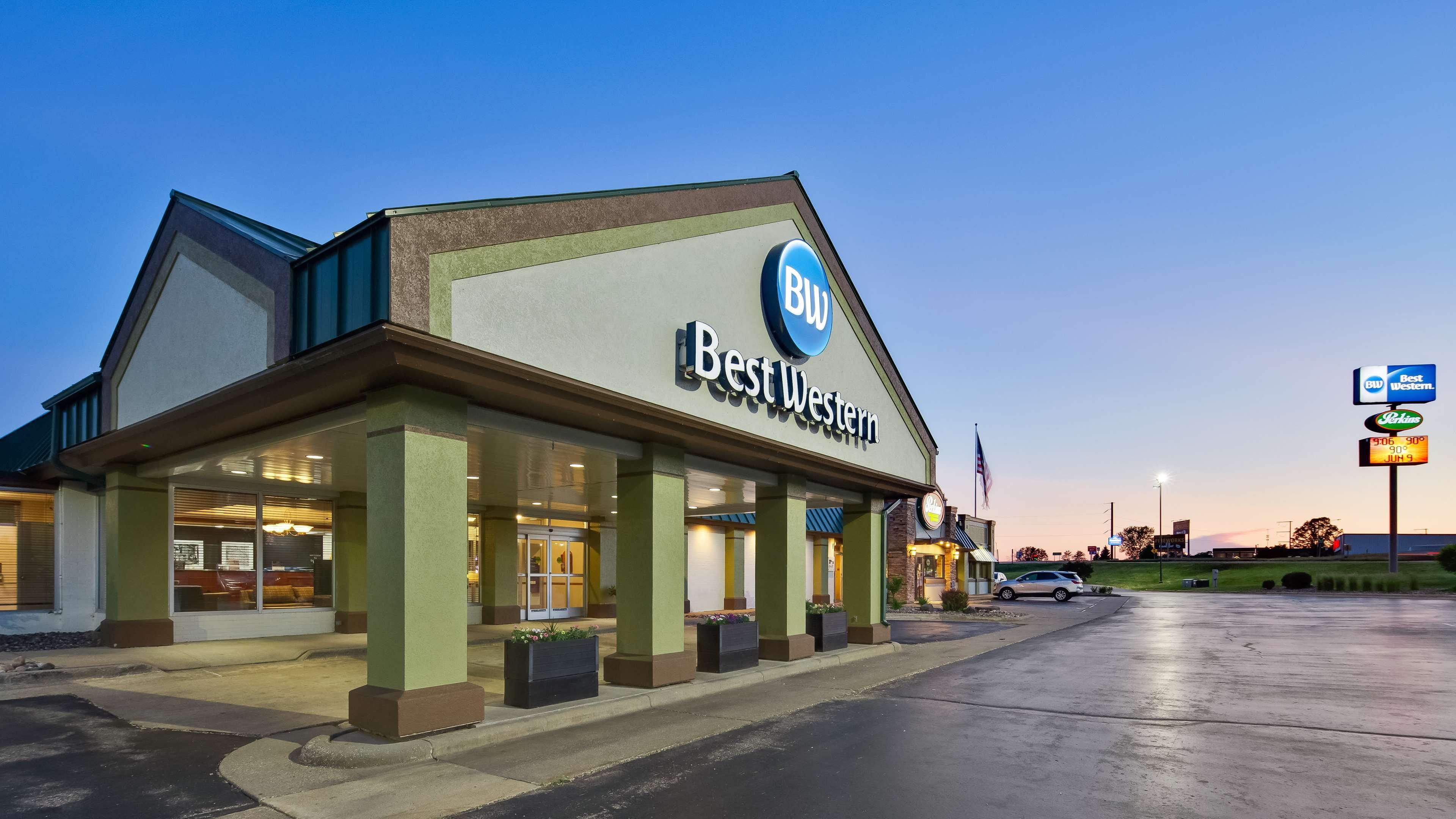 Best Western Tomah Hotel Exterior photo